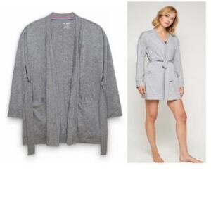 Fourlaps NWT Stratus Wrap Grey Heather in a Polyester/Spandex blend w/Pockets.